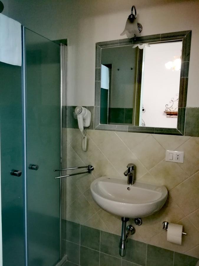 Le Rose Del Viale Hotell Palermo Exteriör bild