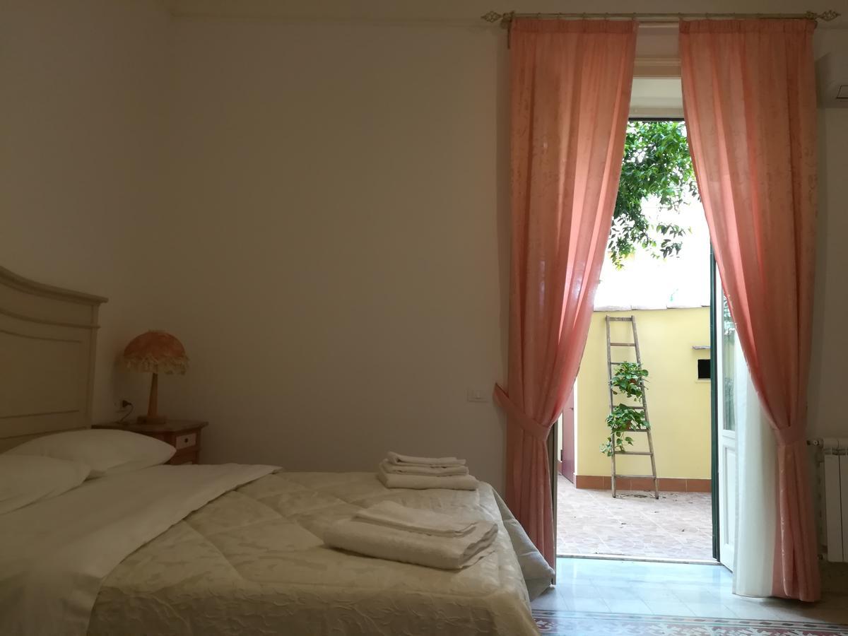 Le Rose Del Viale Hotell Palermo Exteriör bild