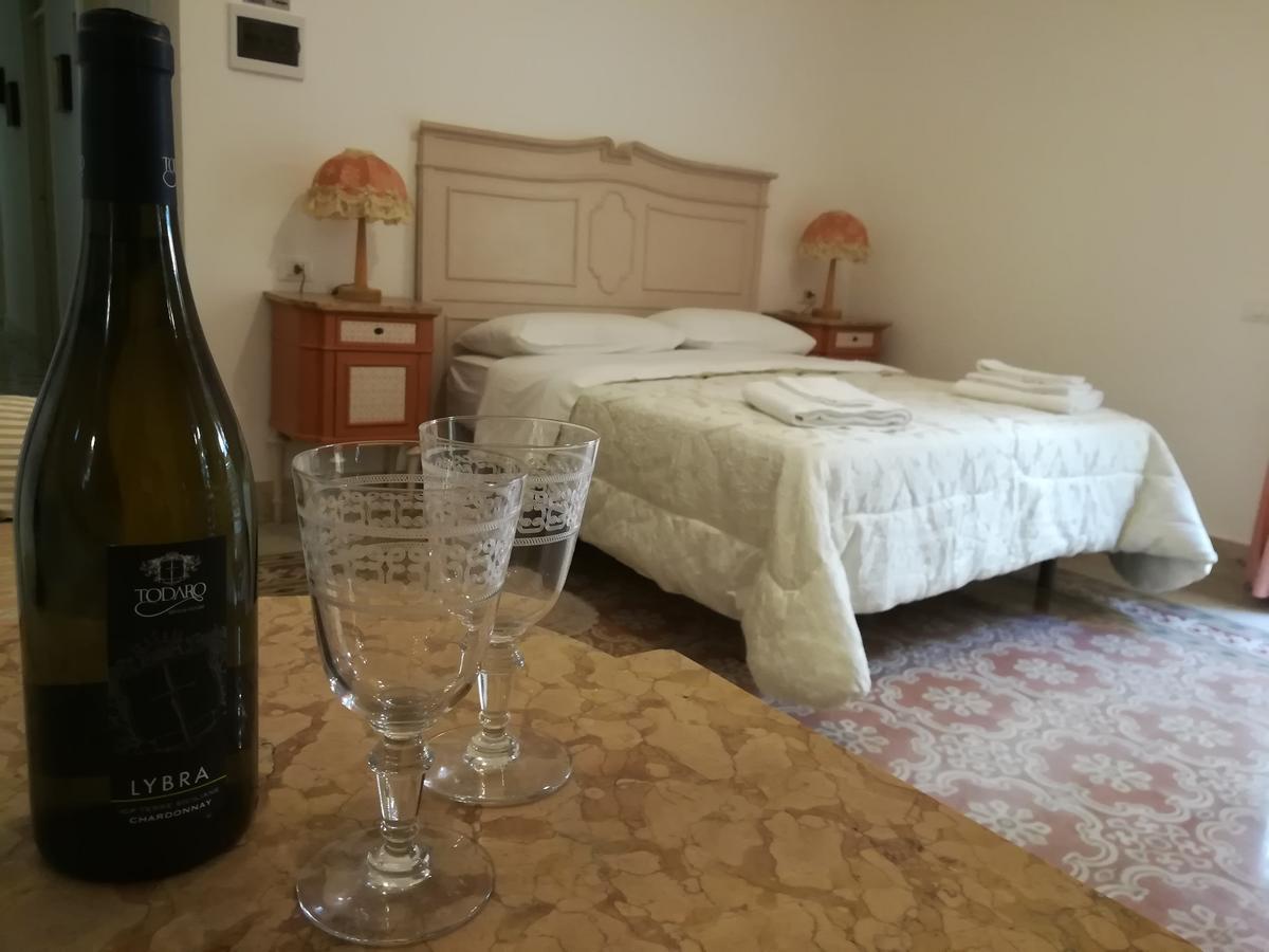 Le Rose Del Viale Hotell Palermo Exteriör bild