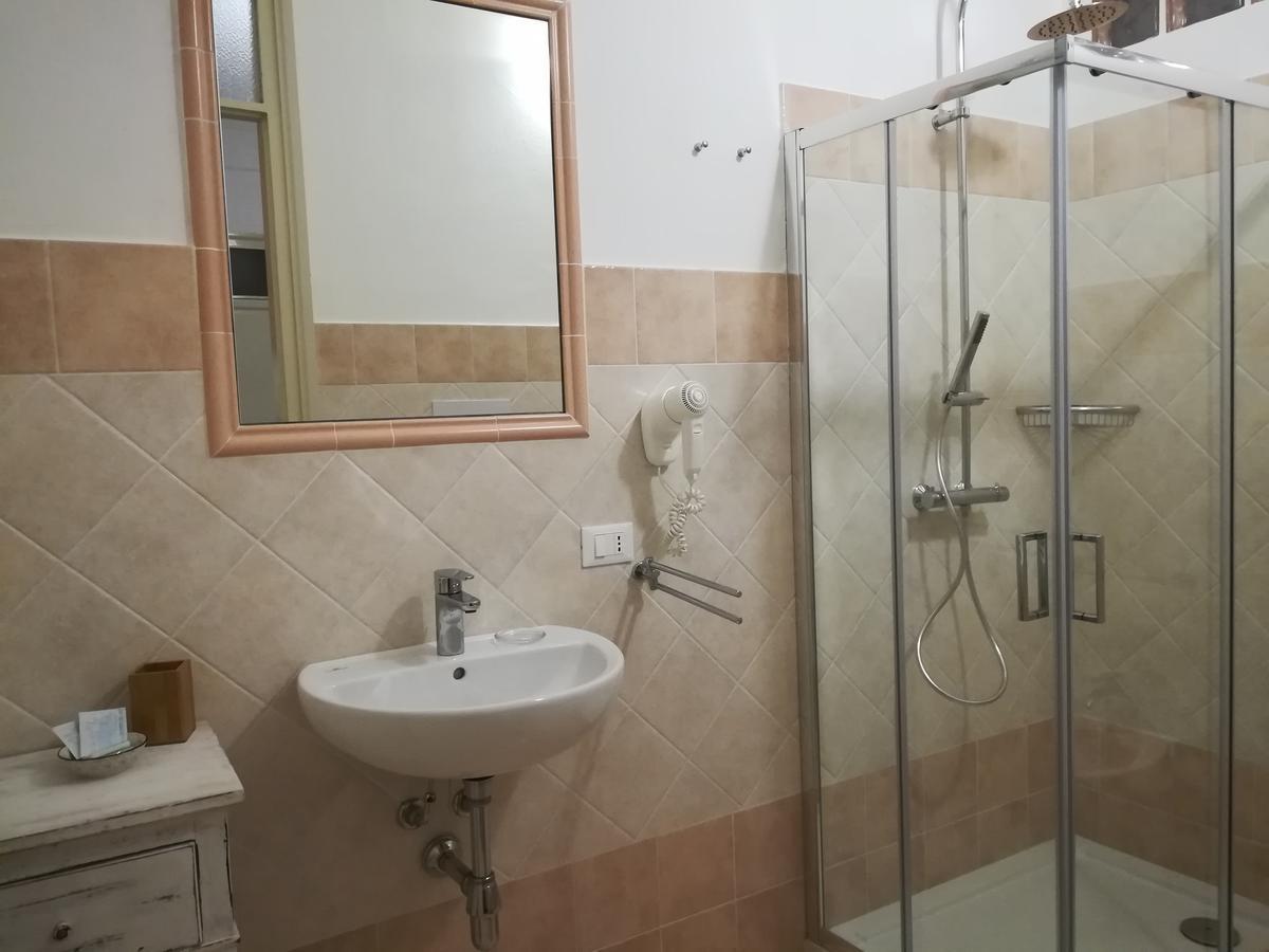 Le Rose Del Viale Hotell Palermo Exteriör bild